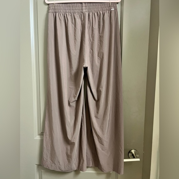 Vuori Women's Villa Wideleg Pants XL Short Brown - Picture 2 of 4